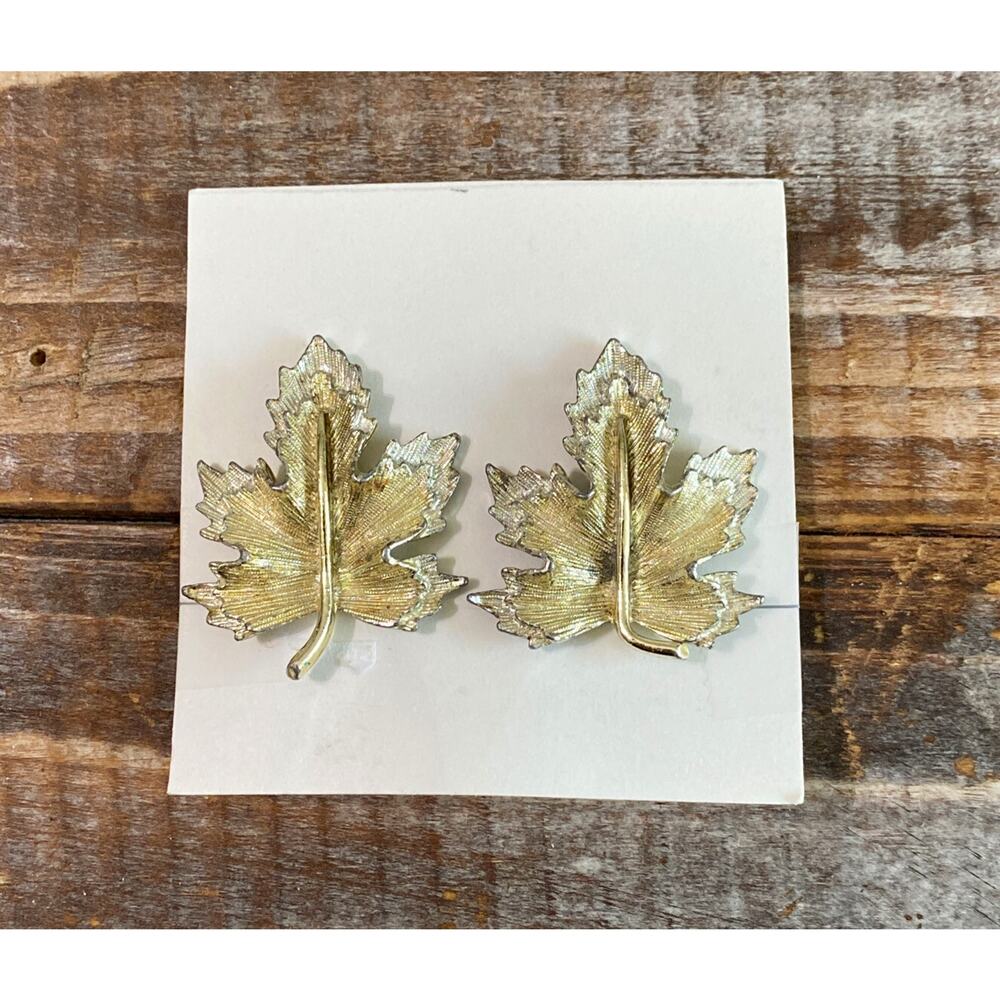 Vintage 1960's Sarah Coventry Goldtone Nature's Choice Leaf Earrings Signed Clip